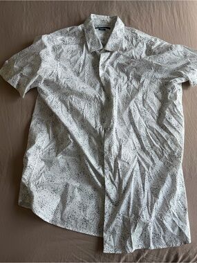 Perry Ellis Men's Short-Sleeve White Patterned Shirt